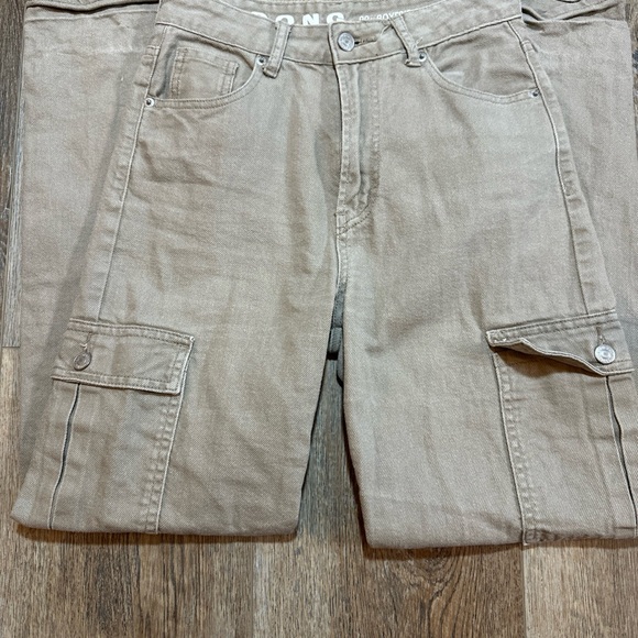 Women's Tan Boyfriend Cargo Jeans 3/26 - Picture 1 of 9